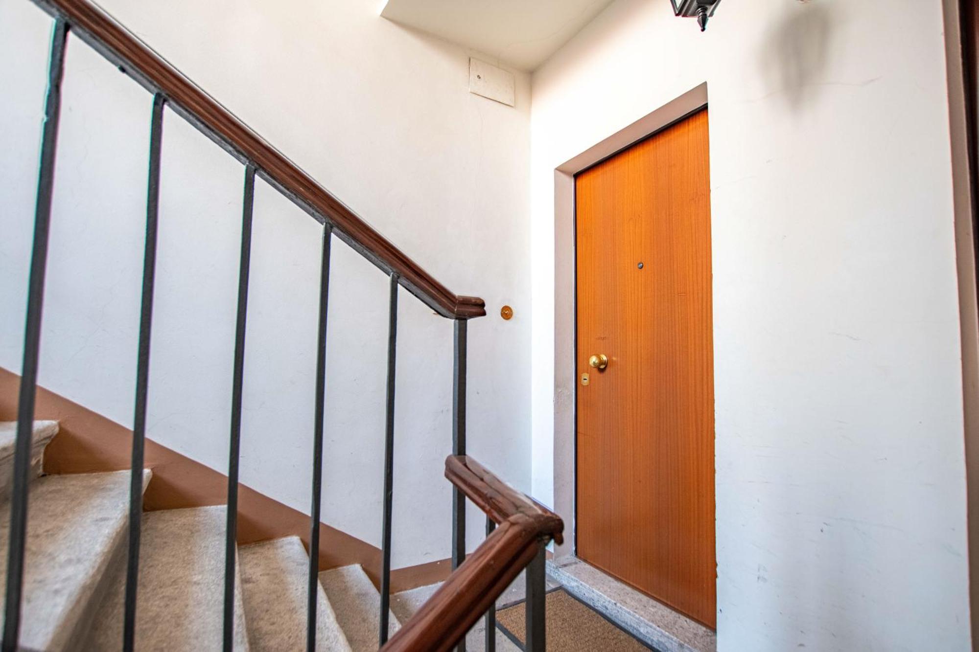 White Tower Guesthouse Триест Экстерьер фото