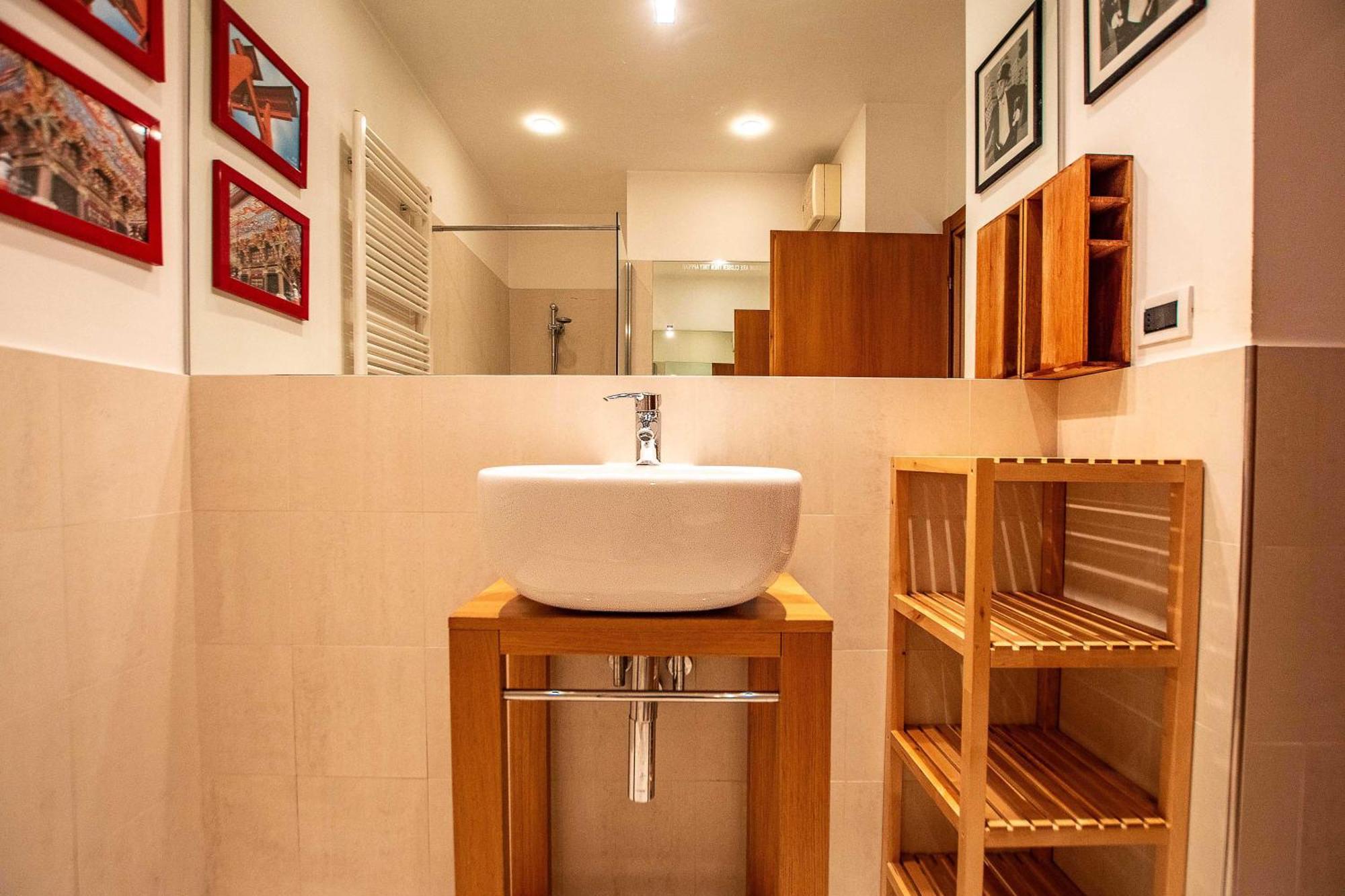 White Tower Guesthouse Триест Экстерьер фото